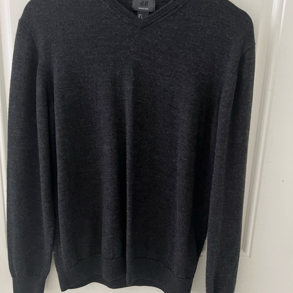 H&M Men's Merino wool Charcoal V-Neck Sweater
